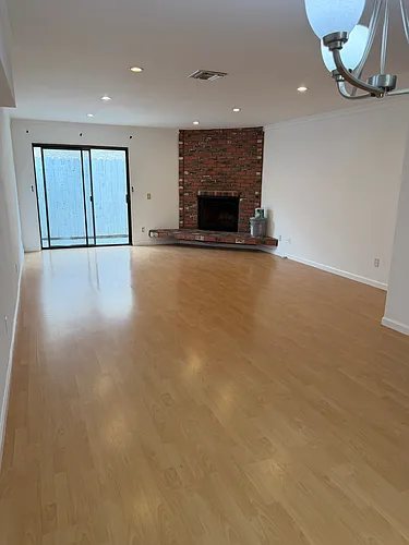557 E Tujunga Ave #H Photo 1 557 E Tujunga Ave #H Photo 1