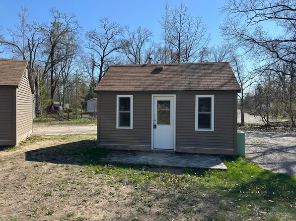 5115 S Straits Hwy, Indian River, MI 49749