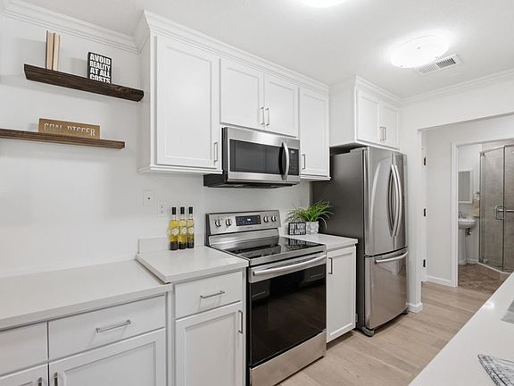 4th image of 226 W Edith Ave APT 33
