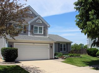 1302 Old Timber Ln, Hoffman Estates, IL 60192