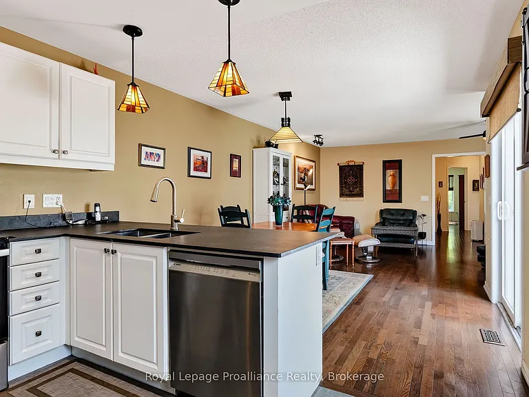 835 Charles Wilson Pkwy — Photo 11