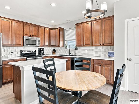 5th image of 8549 S 64th St