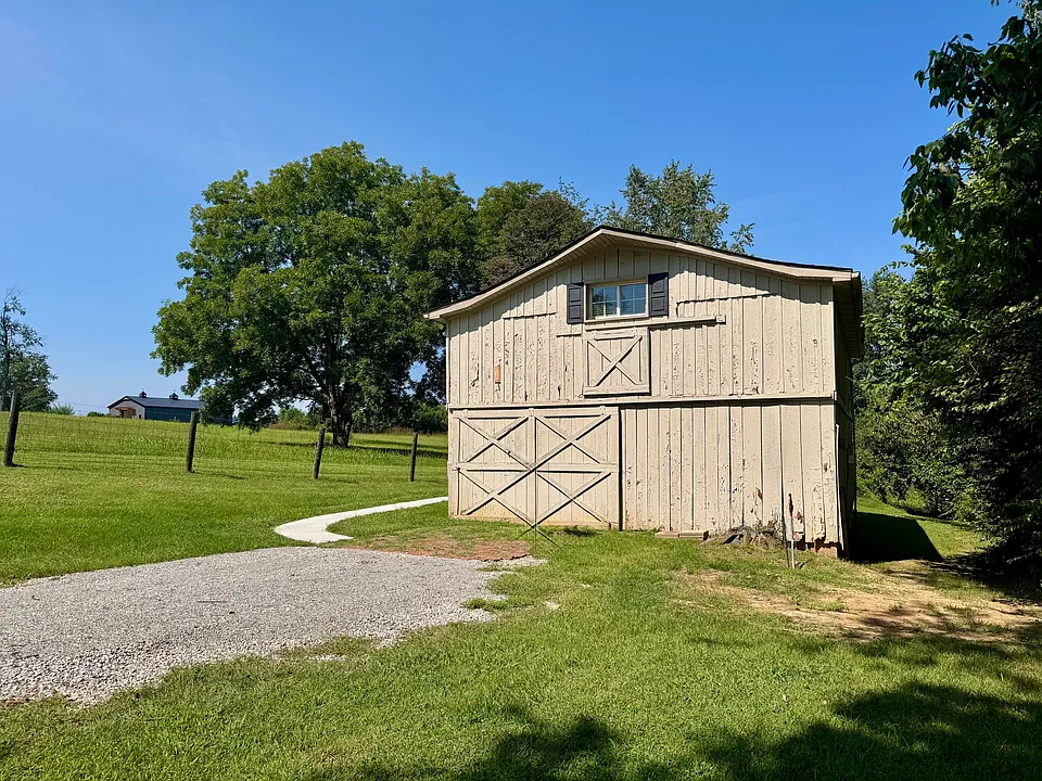 1065 Mackey Pike
