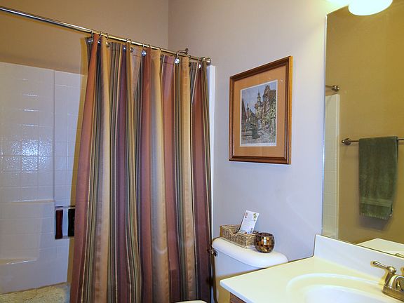 5th image of 610 Patriot Ln