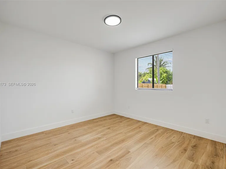 11086 SW 219th St — Photo 17