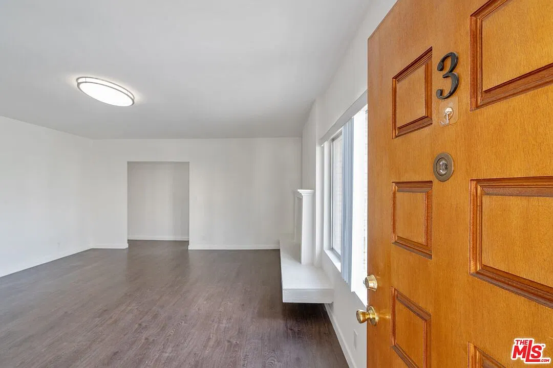3 bed, 2.0 bath, 1400 sqft, $3,995 — Photo 3
