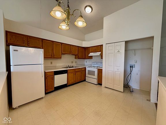3rd image of 312 Woodberry Dr