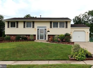309 Hobart Dr, Clementon, NJ 08021