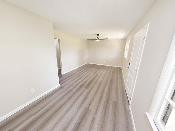 5th image of 1001 Kay Dr SW