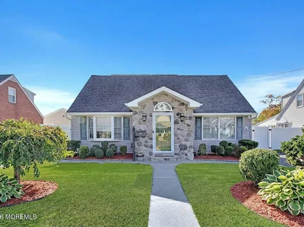 270 Alberta Drive, Saddle Brook, NJ 07663