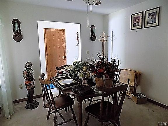 5th image of 613 Magnolia Dr