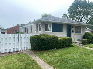 28708 Tawas St, Madison Heights, MI 48071