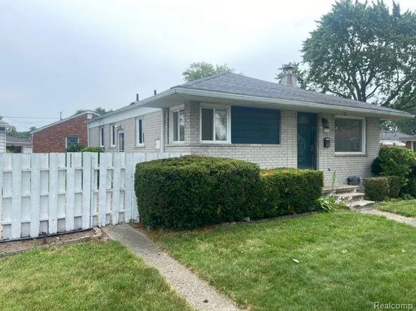 28708 Tawas St, Madison Heights, MI 48071