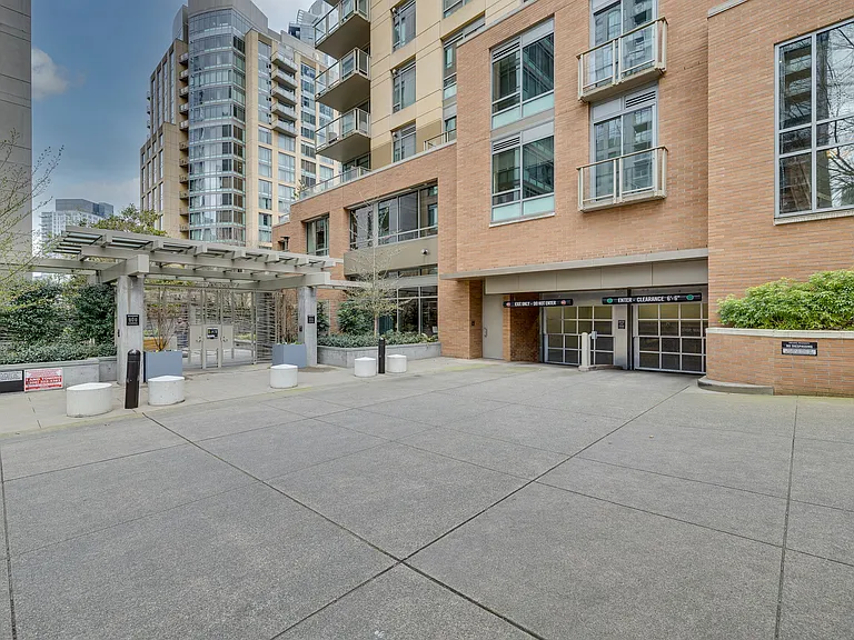 910 Lenora St #S304 — Photo 4