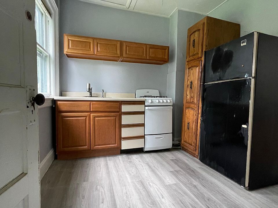 1st image of 75 Elysian Ave #1