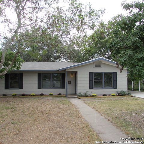 1st image of 1309 N Retama