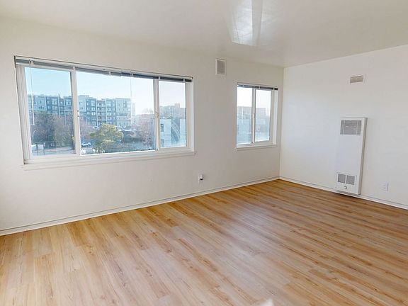 3rd image of 450 28th St APT 302