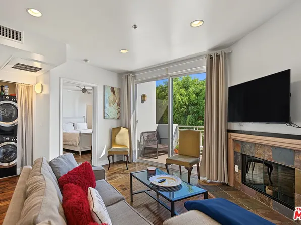 6038 Carlton Way APT 305, Los Angeles, CA 90028