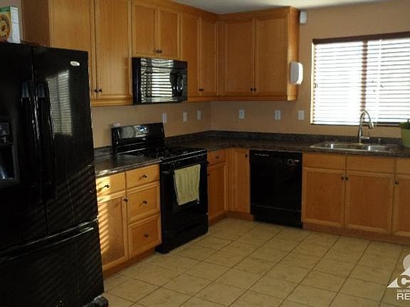 2nd image of 84198 Pismo Ct