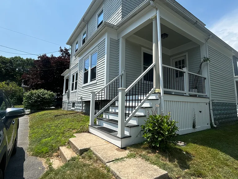25 Lowell St — Photo 2