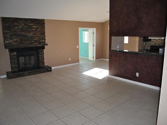 3rd image of 2849 W Calle Cuero De Vaca