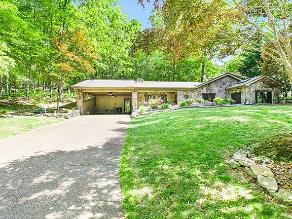 5th image of 139 Ivy Ln