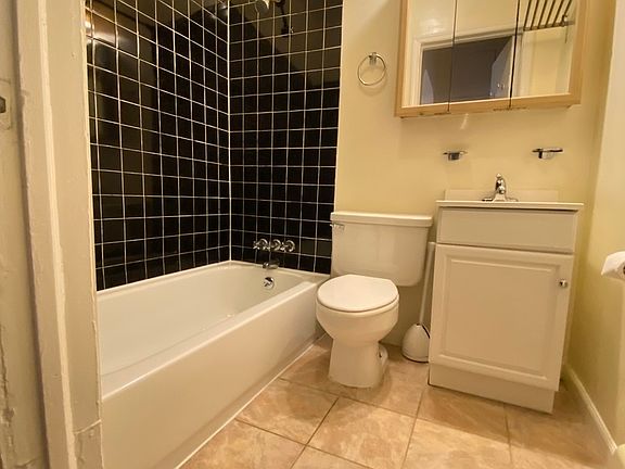 3rd image of 215 5th Ave APT 2