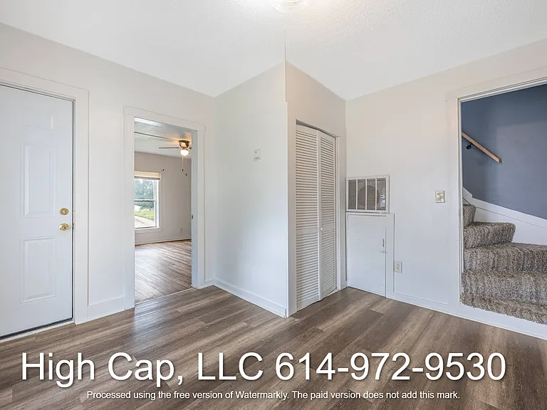 2484 Hilltop Ave — Photo 2