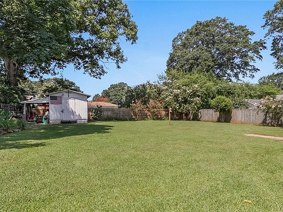 4th image of 1600 60th Ave E
