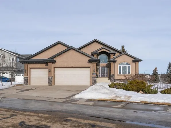 3804 S 69a Street Close, Camrose, AB T4V 5A8