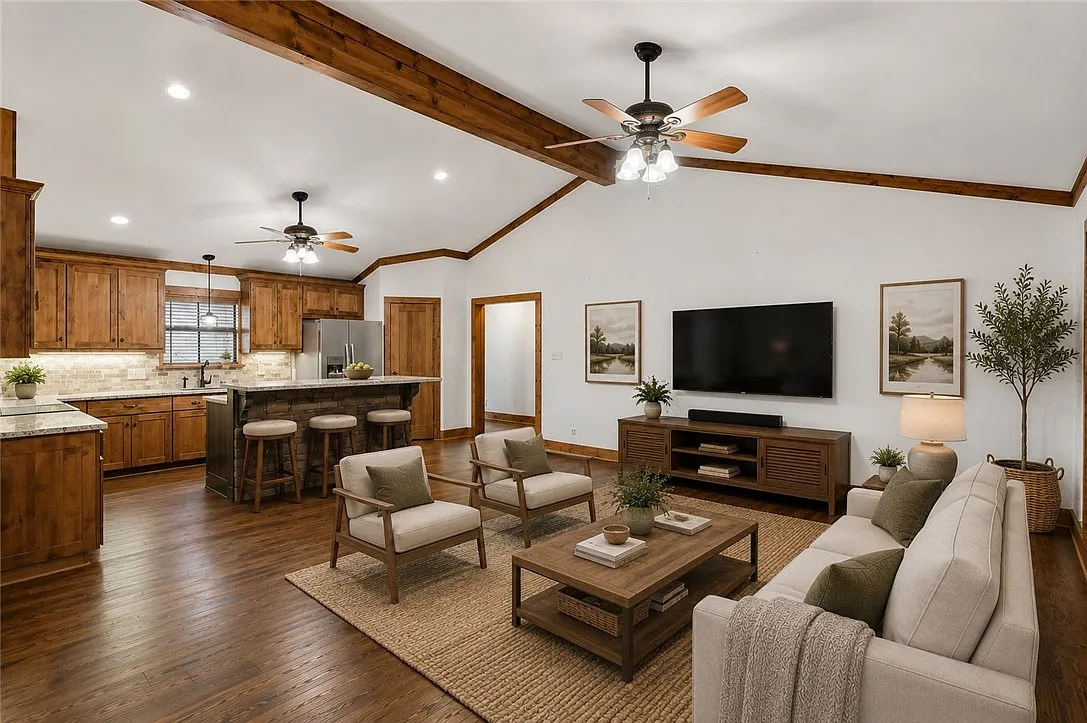4 bed, 1953 sqft, $2,300 — Photo 3