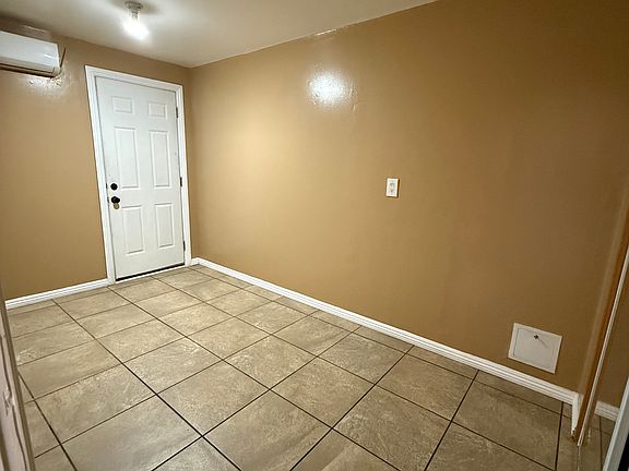 3rd image of 1051 W Puente Ave #B