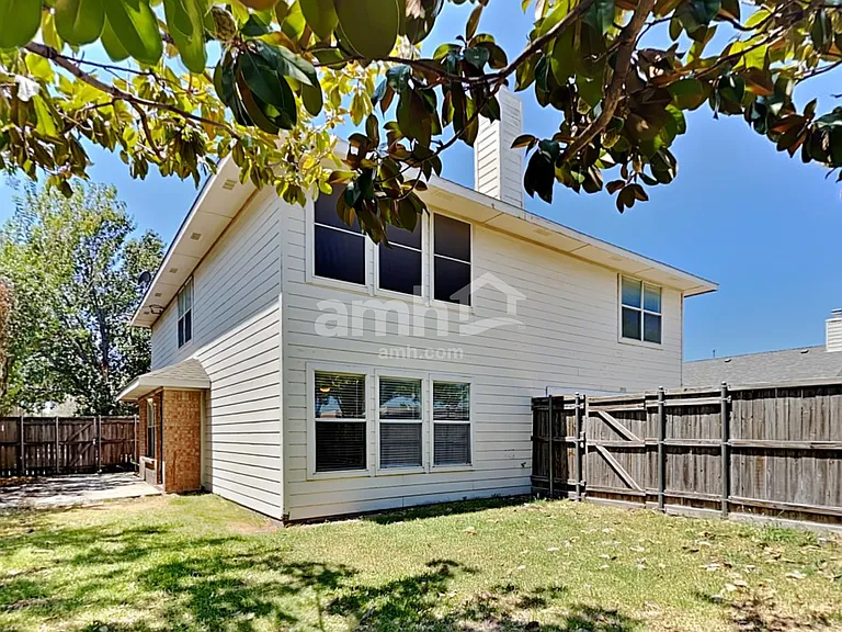 3933 Evergreen Ct — Photo 21