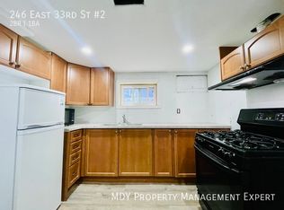 246 E 33rd St #2, Hamilton, ON L8V 3T6