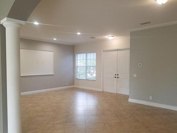 2nd image of 10133 Cobblestone Creek Dr #10133