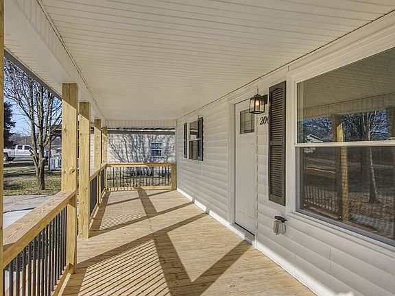 5th image of 206 Moreland Dr
