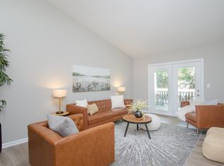 1267 Hilltop Ct, Saint Paul, MN 55109