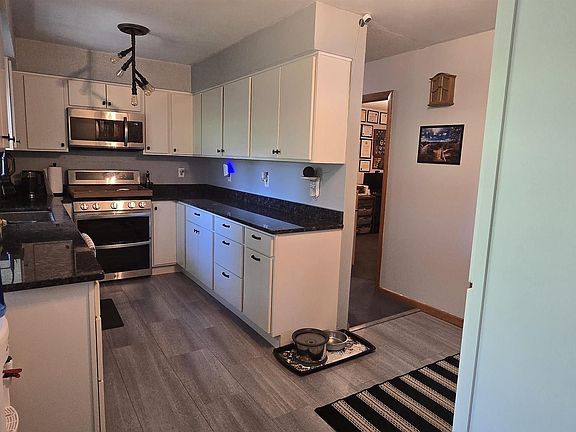 5th image of 103 Angela Dr