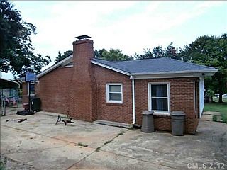 2nd image of 2420 Middleton Dr