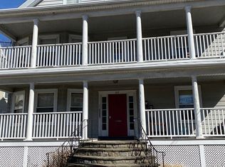 270 Lafayette St #2L, Salem, MA 01970