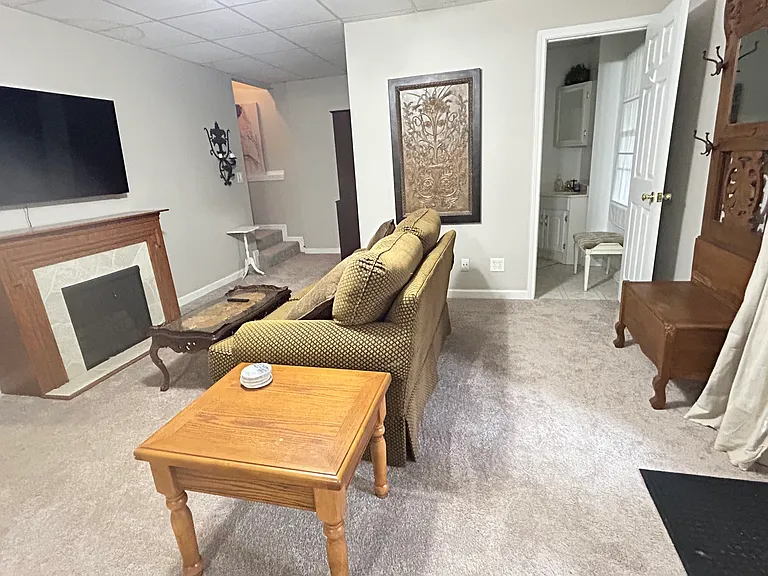 1900 Lilac Ridge Dr — Photo 5