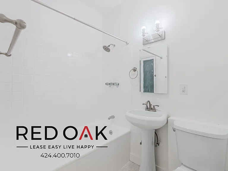 1818 Whitley Ave #203 — Photo 16