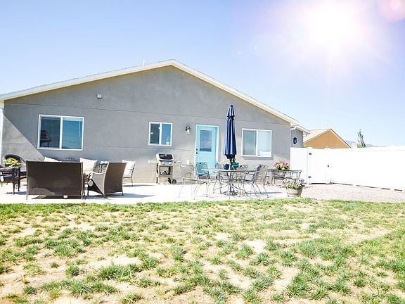 3rd image of 321 High Meadows Dr