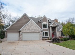 4725 S Forest Ave, New Berlin, WI 53151
