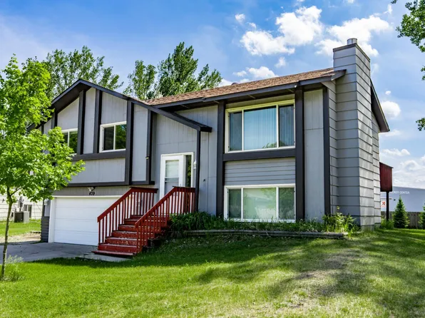 439 Birch Ln, Moorhead, MN 56560