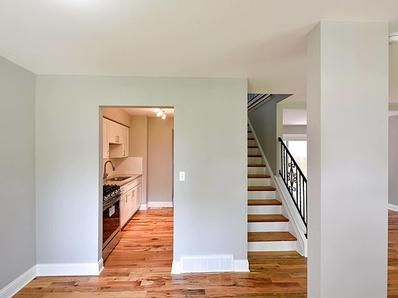 5th image of 4015 Oxford Ct