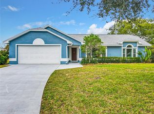 569 Loma Bonita Dr, Davenport, FL 33837