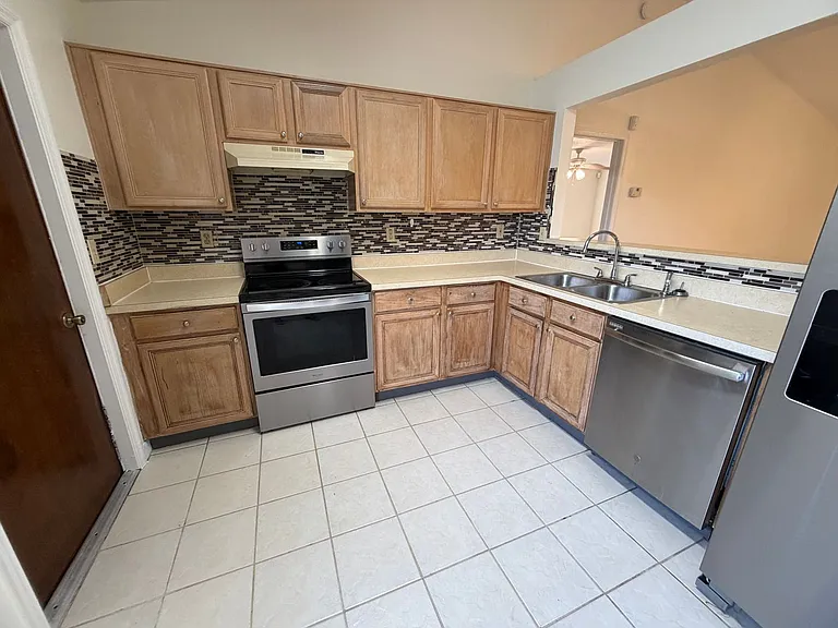 608 Antelope Ln — Photo 8