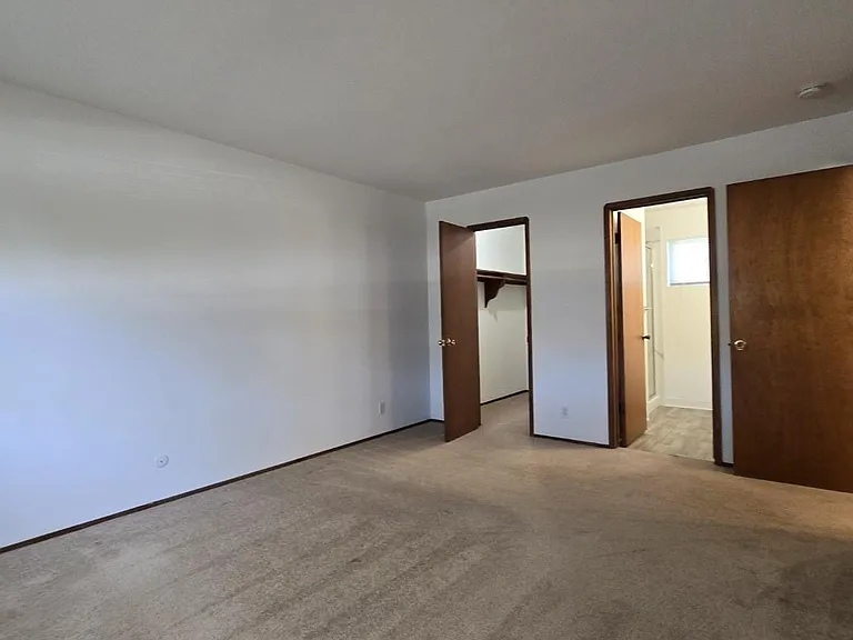 4600 Eggers Dr #B — Photo 5