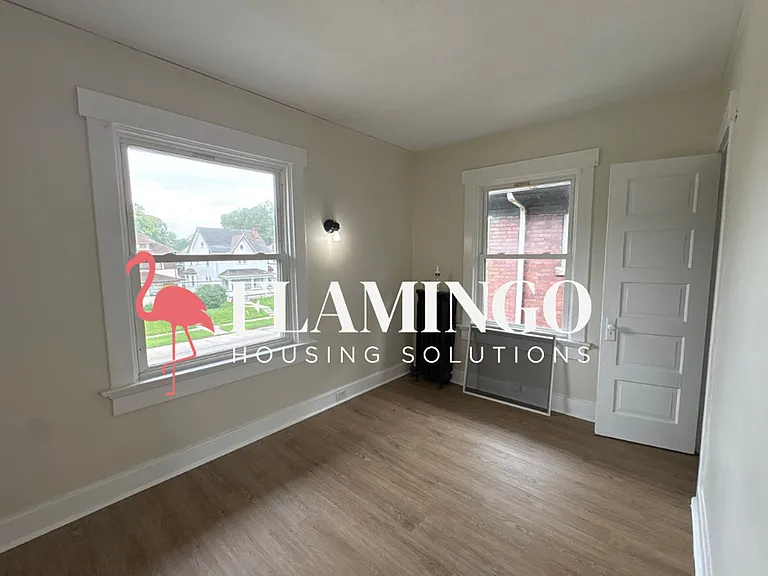 303 Lexington Ave — Photo 10